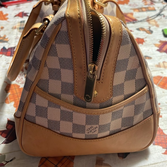 Speedy white LV.purse - Picture 2 of 7